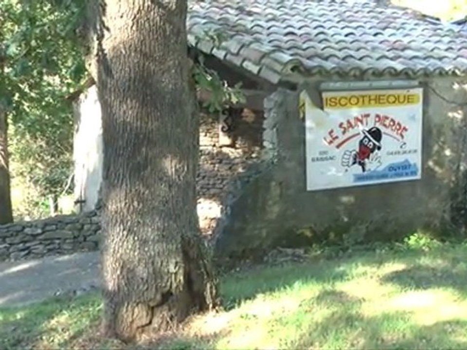 Coup de couteau mortel à la sortie d'une boîte de nuit près de Saissac dans la Montagne Noire.