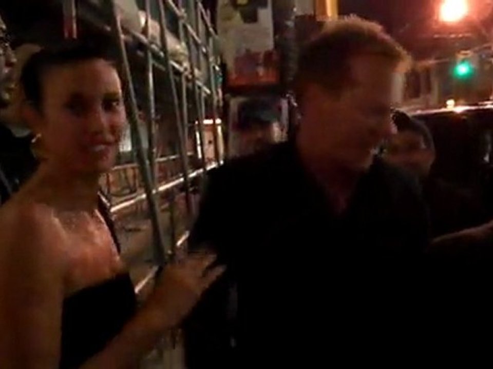 Kiefer Sutherland emerges from the club at the corner of Queen and Bathurst  - TIFF 2011
