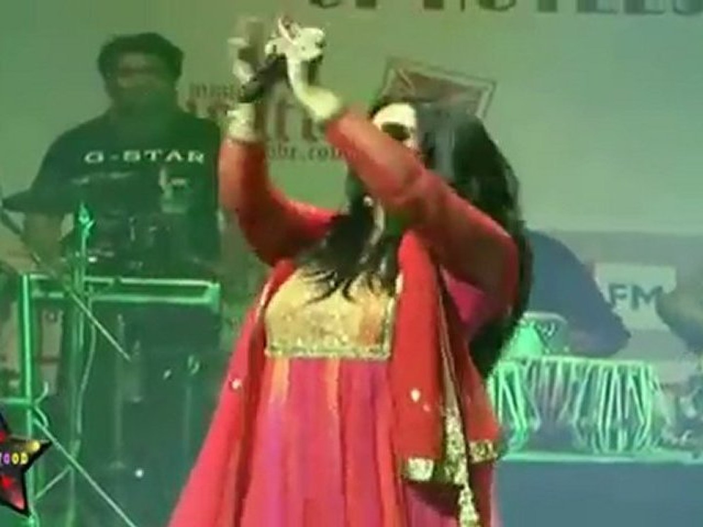 Richa Sharma All Praises Juhi Babbar At