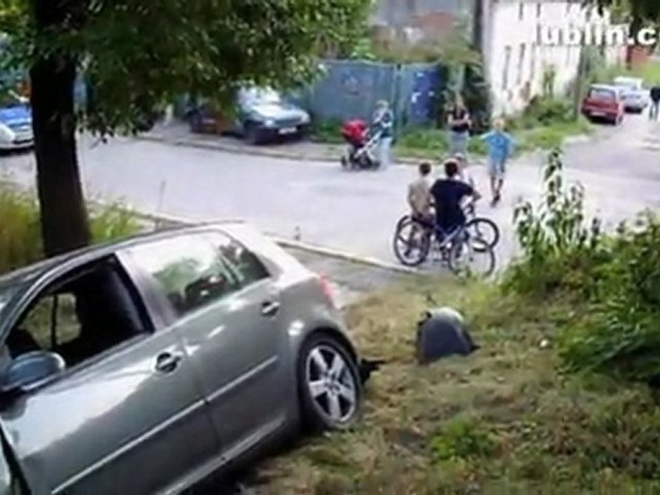 Lublin: Pijany kierowca golfa "skasował" kilka samochód (zdjęcia)
