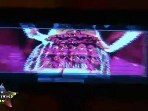 Mallika sherawat Giving Poses And Shaking Her Body