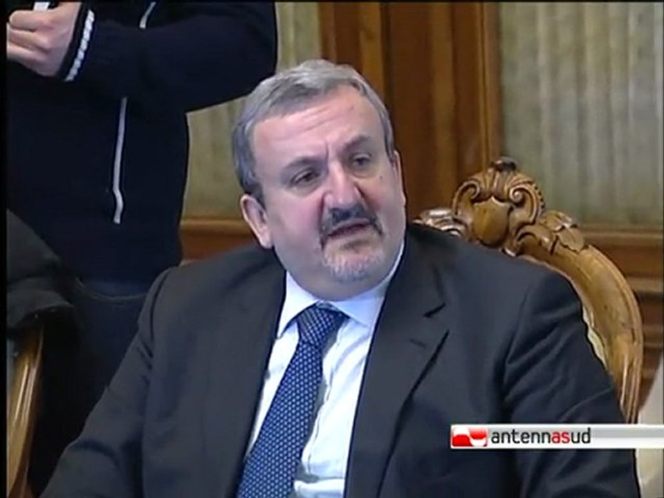 29.12.09 Regionali, Emiliano: "Ora le primarie le chiedo io!" - Parte 1/2