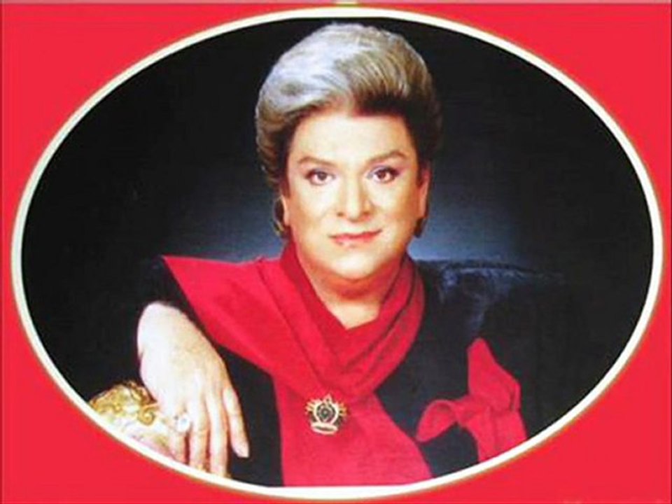 Zeki Müren  Gözlerin Doğuyor Gecelerime