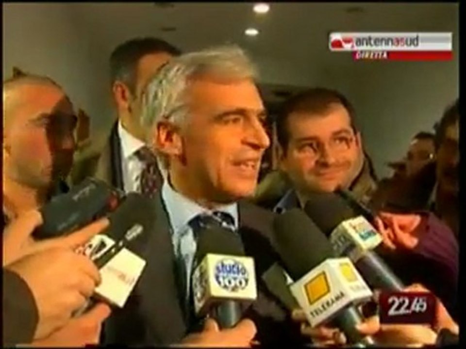 TG 29.01.10 Da Bari omaggio alla politica di Craxi