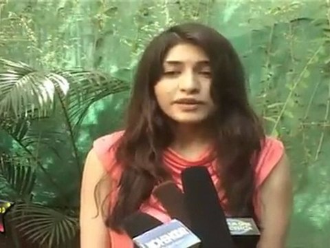 Smoking Hot Kainaz Motivala Of Ragini MMS Is Super Exited With The Response Of Ragini MMS