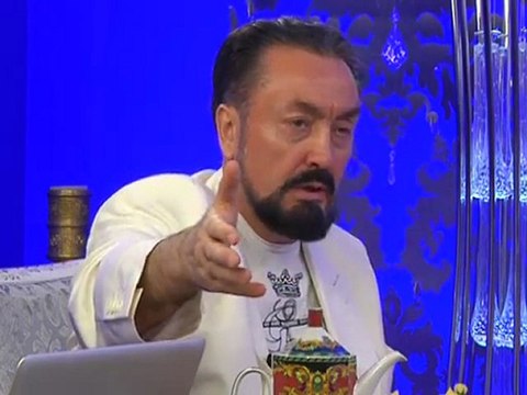 İsrail'e ajite ederek değil de, sevgiyle, şefkatle, güvence vererek yaklaşmak gerekiyor. Şevkat, sevgi ve koruma ile yaklaşıldığında, konular kökünden hallolur.