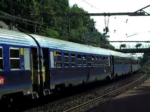 20-08-2011 BB 26063 & train couchettes