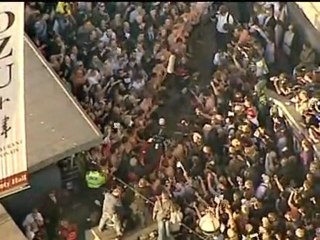 David Walliams completes 140-mile swim