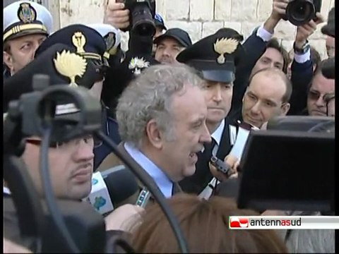 TG 16.03.10 Santoro a Trani: Valuterò le azioni da intraprendere come parte lesa