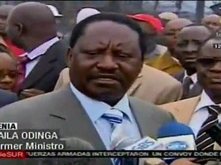 Explota oleoducto en Kenia, mueren 100 personas
