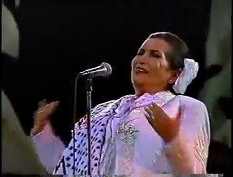 POR UN AMOR Lola Beltrán {Baul de los Recuerdos]