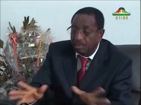 Alassane Condé explique la decentralisation d'Alpha Condé