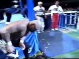 Toshiaki Kawada vs Keiji Mutoh - AJPW 04_14_2001 - YouTube