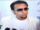 GULSHAN GROVER Talking about the dogs to media.