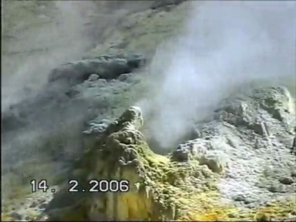 WHITE ISLAND- L' ILE VOLCAN