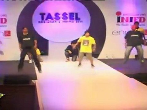 MODELS ON RAMP TASSEL Designer's Awards 2011