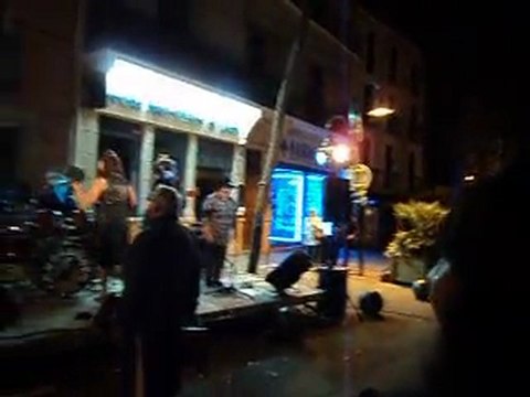 Les GRACELANDERS (extrait de).... 2 THESE BOOTS ARE MADE FOR WALKING .. CONCERT DU Ven. 26 Aout 2011 PLACE DU FRANCE CERET P.O.