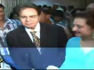 Very Pretty Madhuri Dixit & Dilip Kumar At Marriage Reception Of Dr.Trasi's Daughter