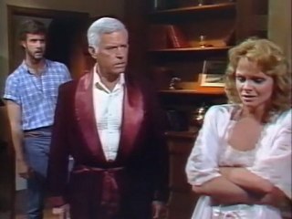 Santa.Barbara.220.FR.REAL.REPACK.VHSRip.XviD-MRTeam.[tvu.org.ru]