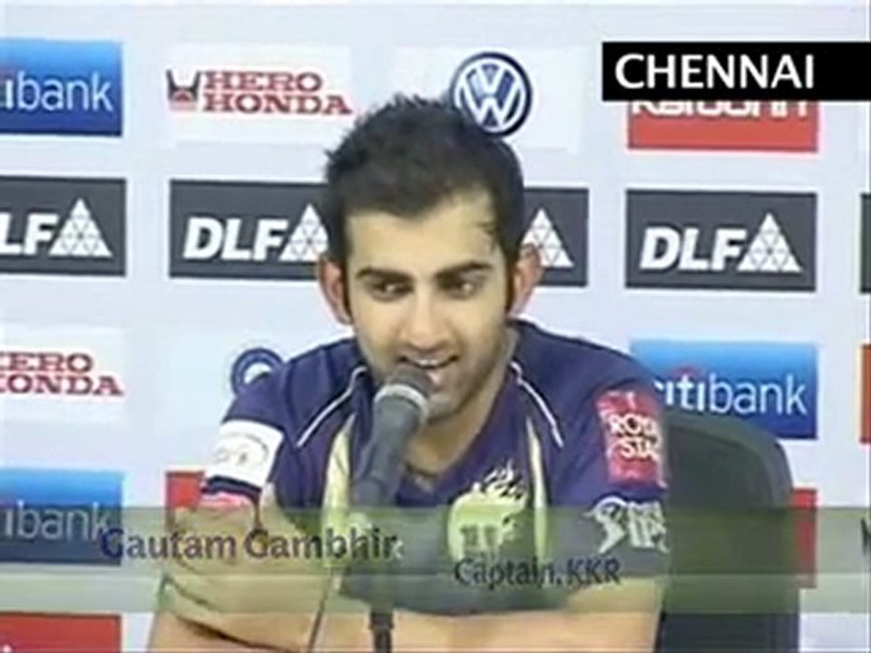 Gambhir challenges Dhoni