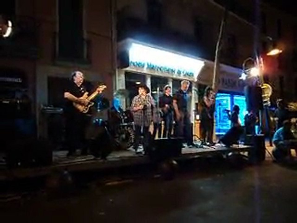 Les GRACELANDERS  "HAVE YOU SEE THE RAIN" (extrait) CONCERT du Ven. 26 Aout 2011!!! PLACE DU FRANCE, CERET P.O.