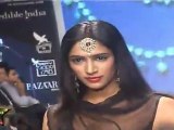Hot & Sexy Legs Of Lanky Model At IIJW Fashion Week 2011