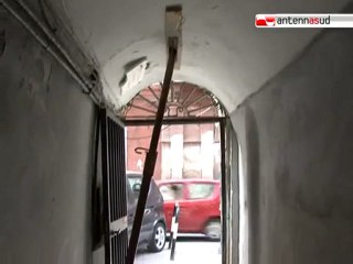 TG 16.06.10 Bari, famiglie costrette a vivere in immobile pericolante