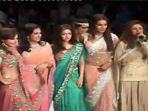 Hot Bipasha Basu,Riya Sen & Soha Ali Walk The Ramp At IIJW Fashion 2011