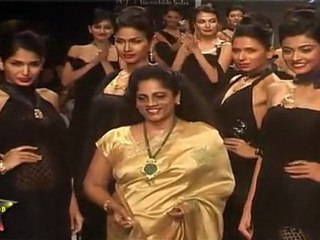 IIJW FASHION SHOW DAY - 42.mp4