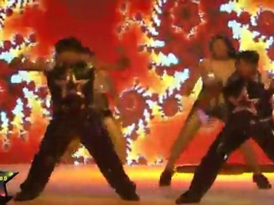 Wardrobe Malfunction Of Sexy Babe Bra Slips At IIJW 2011 Third Day