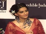 Hot SOnam Kapoor In Sexy Revealing Outfit  At IIJW Grand FInale 2011