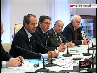 TG 10.08.10 Tagli agli ospedali in Puglia, comincia la bagarre