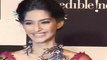 Hot Sonam Kapoor Shows Her Sexy Cleavage At IIJW Grand FInale 2011