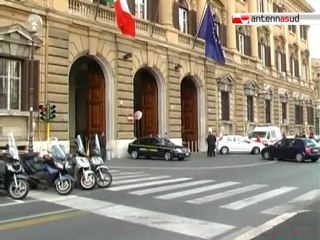 Скачать видео: TG 12.10.10 Piano di rientro della sanità, da Roma fumata grigia per la Puglia