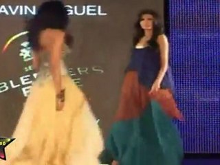 Hot Babe Walk On ramp At Swarovski Gems Fashion Show