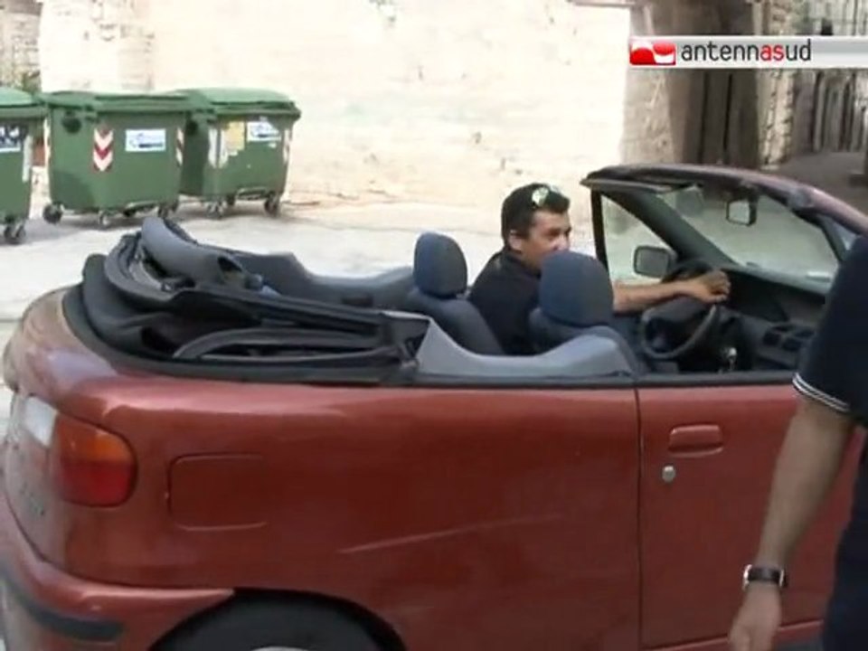 TG 01.07.11 Giovinazzo, parcheggi nel centro storico per "risolvere" i problemi di traffico