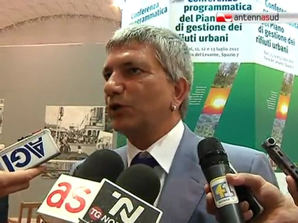 TG 12.07.11 Rifiuti, Vendola rilancia la raccolta differenziata