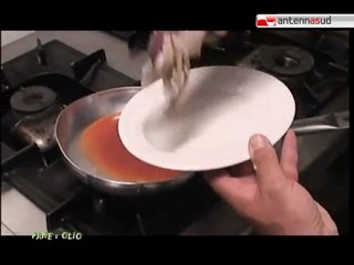 Скачать видео: Pane e olio - su Antenna Sud | Calamaro farcito con crema di finocchio