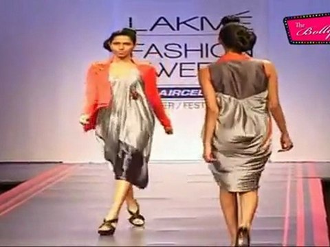 Very Hot & Cute Babes Aayesha Takiya & Celina Jaitley At Lakme Fashion Week