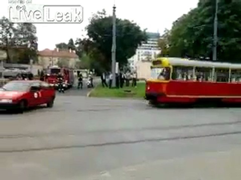 Tram-Crashtest schief geht