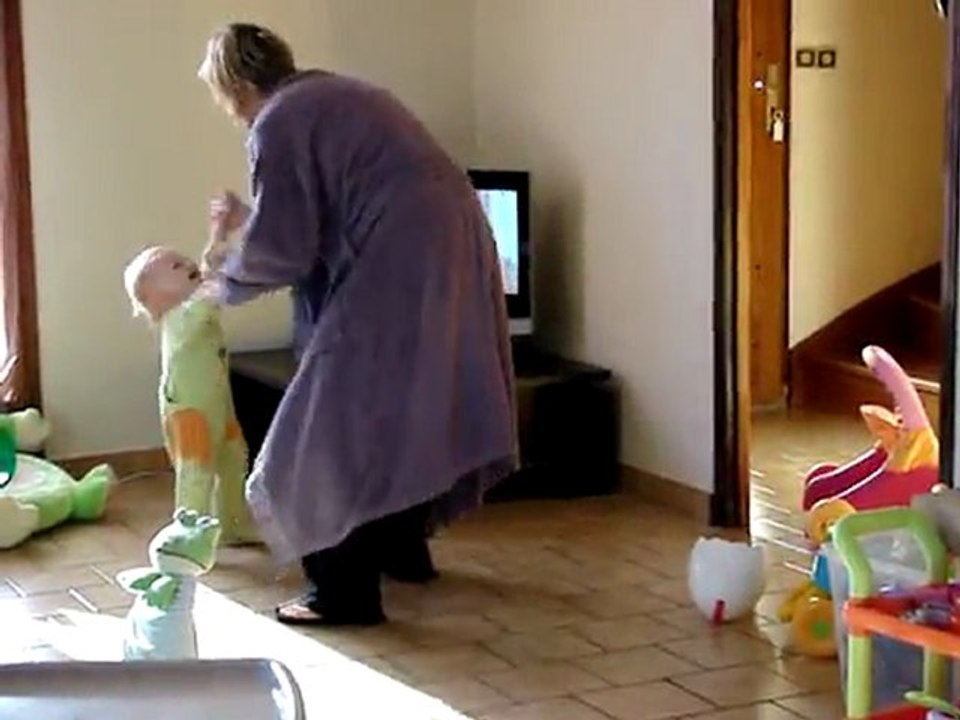 Clém et maman dansent