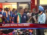 Hockey players refuse to take Rs. 25,000 cash prize