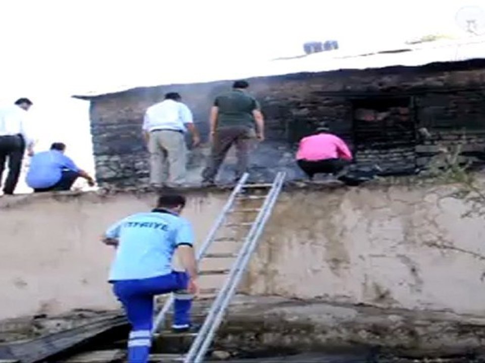 Kovancılar'ın Yazıbaşı Köyünde Yangın Çıktı