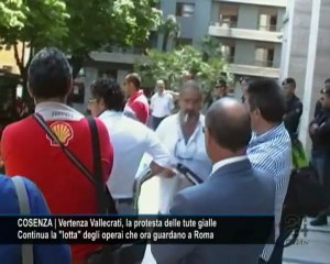 Download Video: CN24 | COSENZA | Vertenza Vallecrati, la protesta delle tute gialle