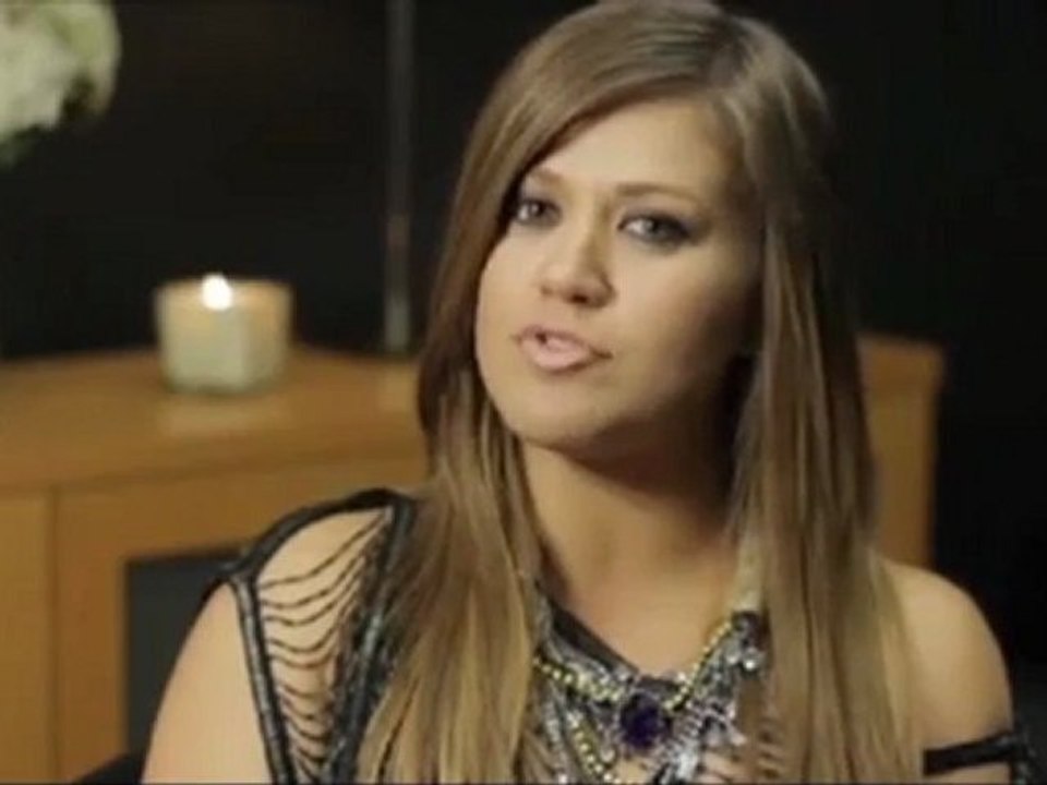 Kelly Clarkson Stronger Message