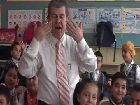 Cumhur Ogretmen Sinifinda Sor Denize Soylesin Dedi