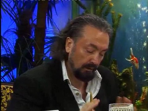 HARUN YAHYA TV - FURKAN SURESİ'NDEN AÇIKLAMALAR; DİKKATLİ OLMAK FARZDIR. HZ.MEHDİ VE VELİLER DECCALİN BÜYÜSÜNDEN İRADE VE KESKİN BİR DİKKATLE KURTULURLAR