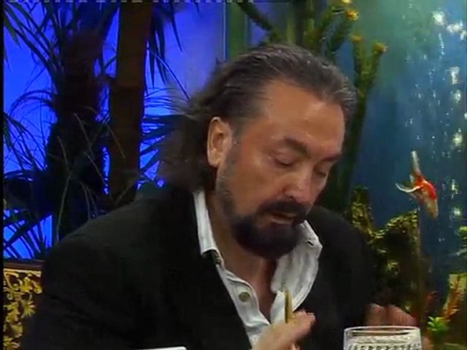 HARUN YAHYA TV - FURKAN SURESİ'NDEN AÇIKLAMALAR;  DİKKATLİ OLMAK FARZDIR. HZ.MEHDİ VE VELİLER DECCALİN BÜYÜSÜNDEN İRADE VE KESKİN BİR DİKKATLE KURTULURLAR