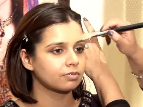 How To Apply Mac Foundation