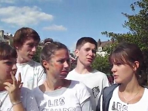 Les étudiants de Lasalle bizutent les 1ère année